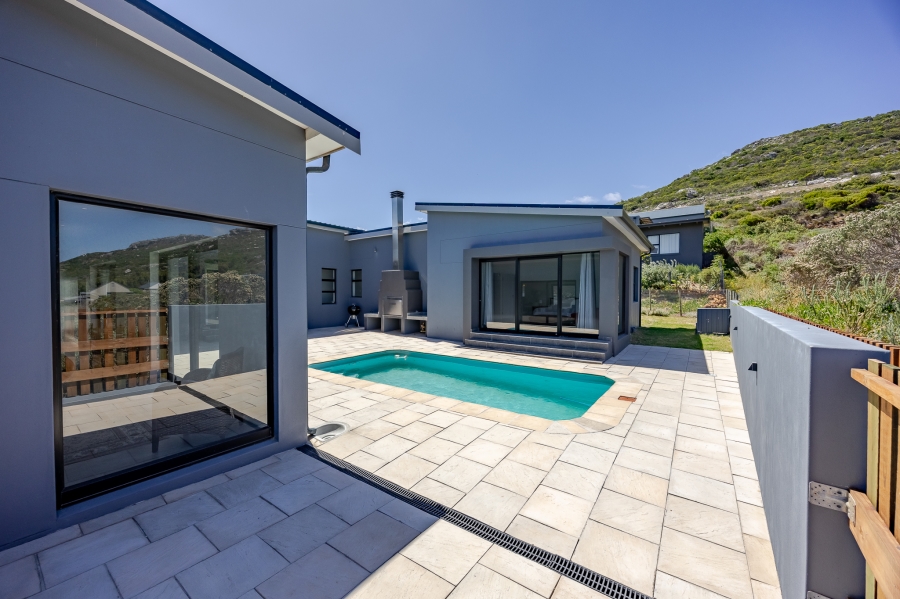 4 Bedroom Property for Sale in Crofters Valley Western Cape